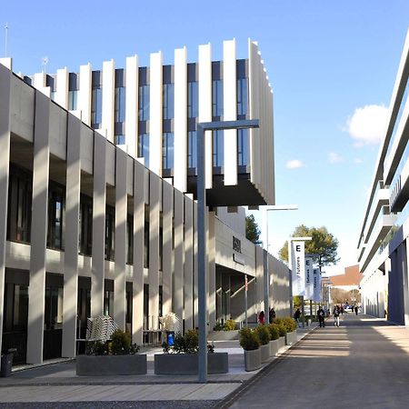 Residencia Universitaria Resa Roberto De Nobili Sant Cugat del Vallès Exterior photo