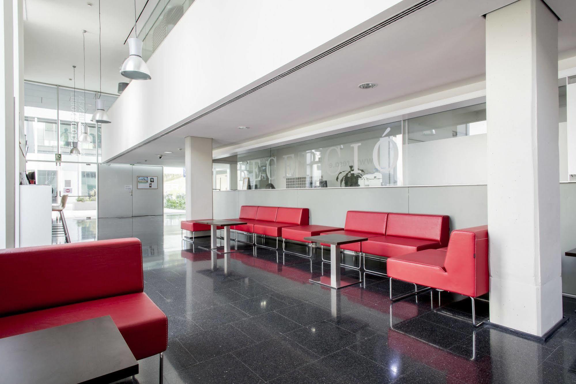 Residencia Universitaria Resa Roberto De Nobili Sant Cugat del Vallès Exterior photo